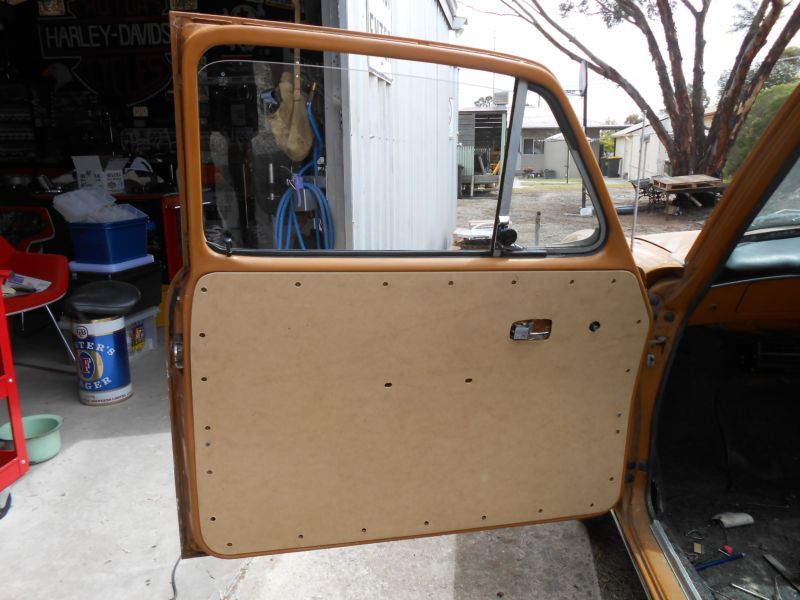 http://i1069.photobucket.com/albums/u463/midwestdubber1/1970%20VDub%20Notchback/doortrim_zps13da68de.jpg