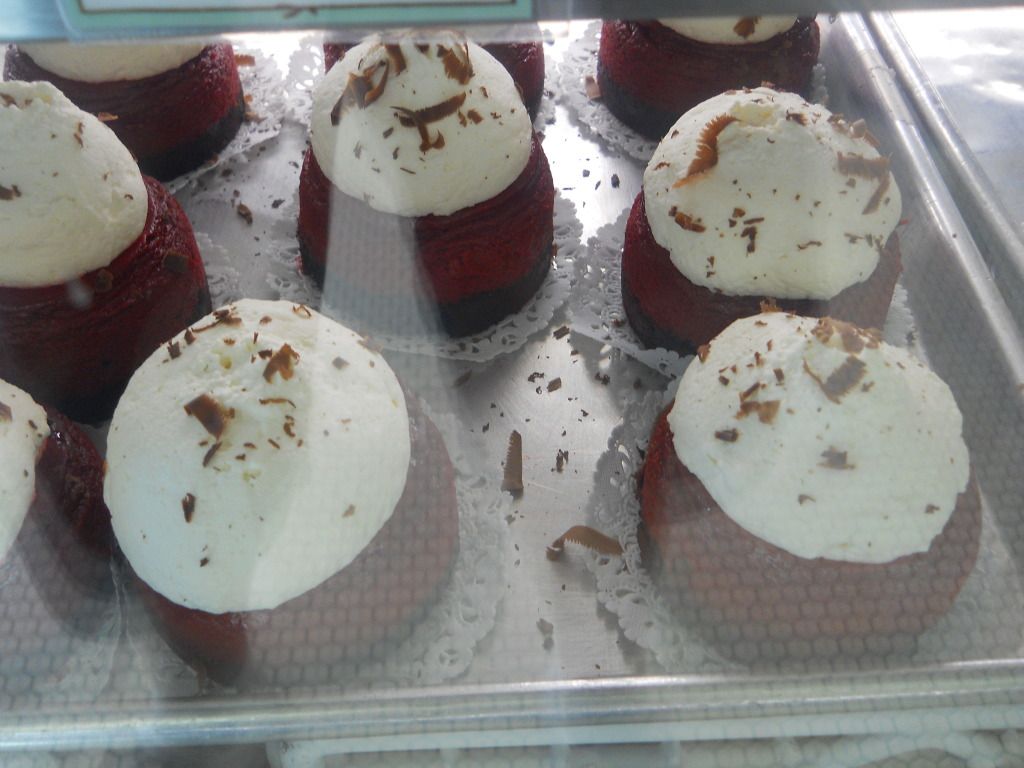 cupcakesandyamkeelobsterinboston002.jpg