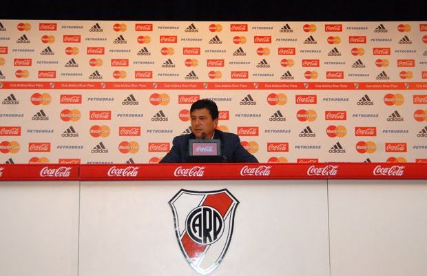 Passarella_conferencia_de_prensa.jpg