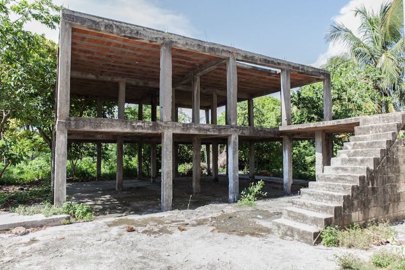 Modern Day Ruins - Estate of Pablo Escobar, Urban explorer and photographer Stefaan Beernaert, also known as Fotantje, has explored the islands off Catagena and photographed the so-called "Drug Islands." These images came from Escobar's own palatial estate, whose sole resident seems to be a rather large sow.