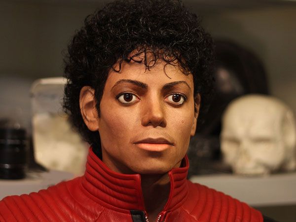 michael-jackson-thriller-bust_zps7b71c462.jpg